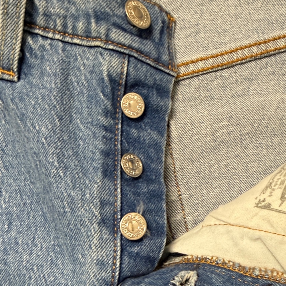 Levi's Light Blue Cropped Jeans size 30 - Picture 5 of 5